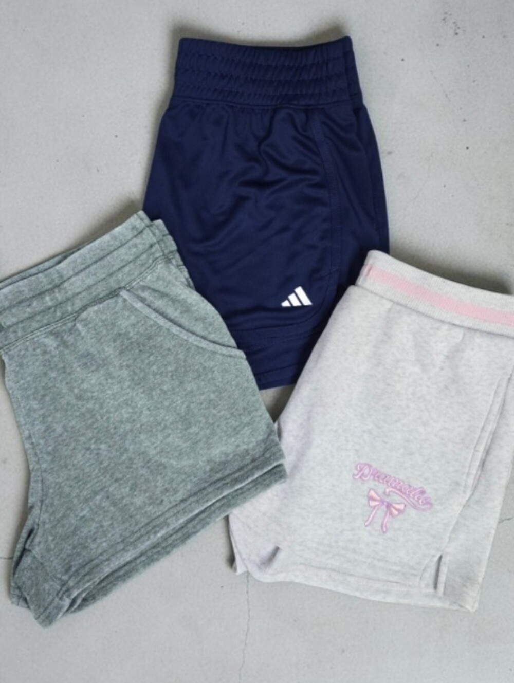 Womens Size Medium Bundle Of Three Pair Cozy Athletic Elastic Waist Band Shorts